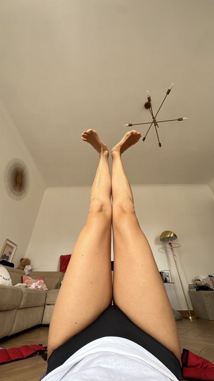 Martina Pinto Feet